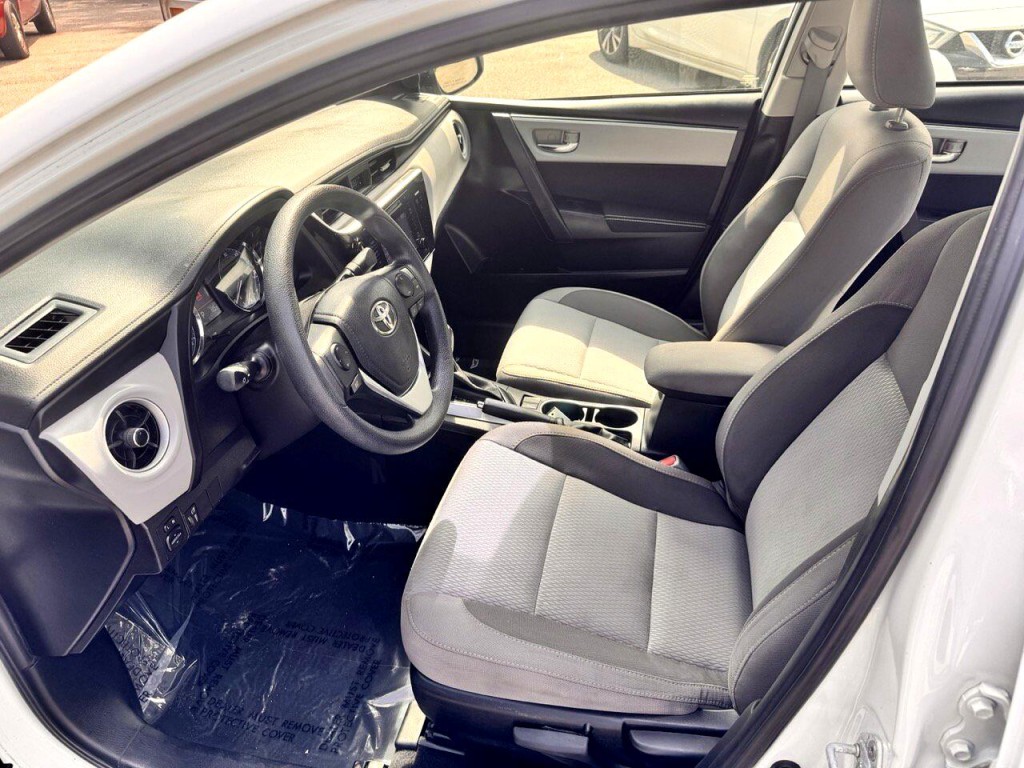 2017 Toyota Corolla Image 18