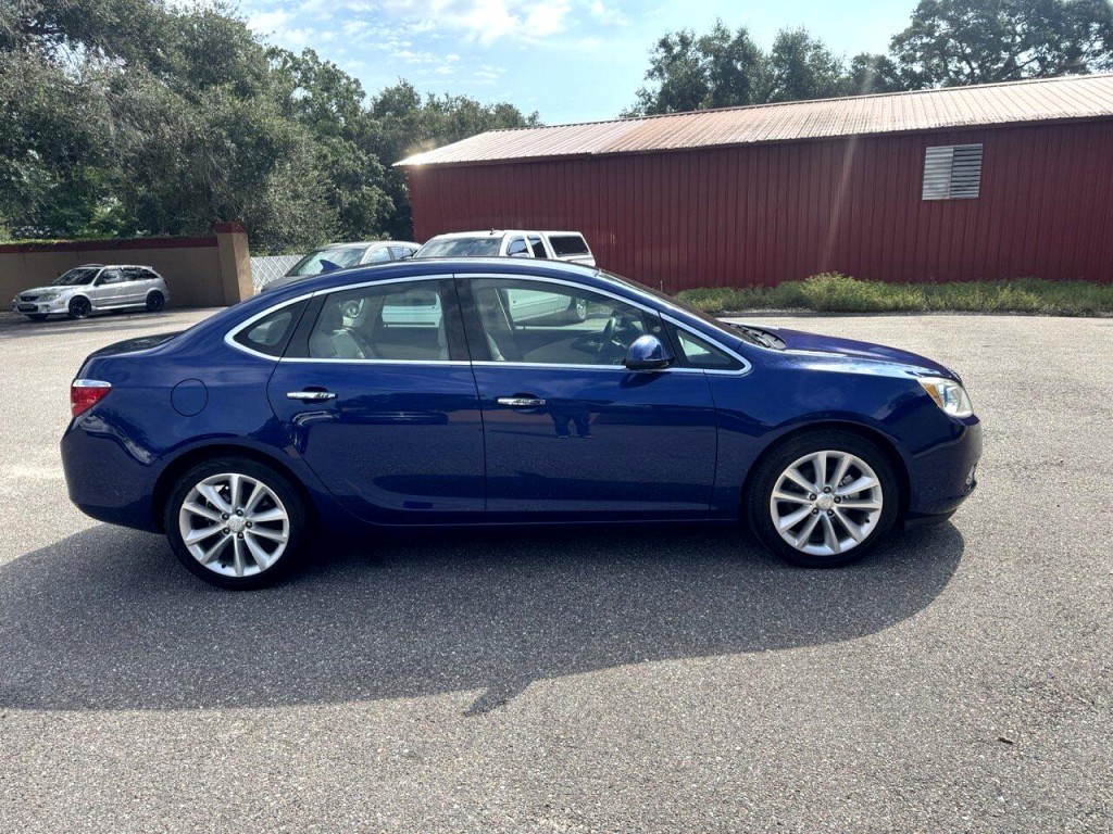 2014 Buick Verano Image 2