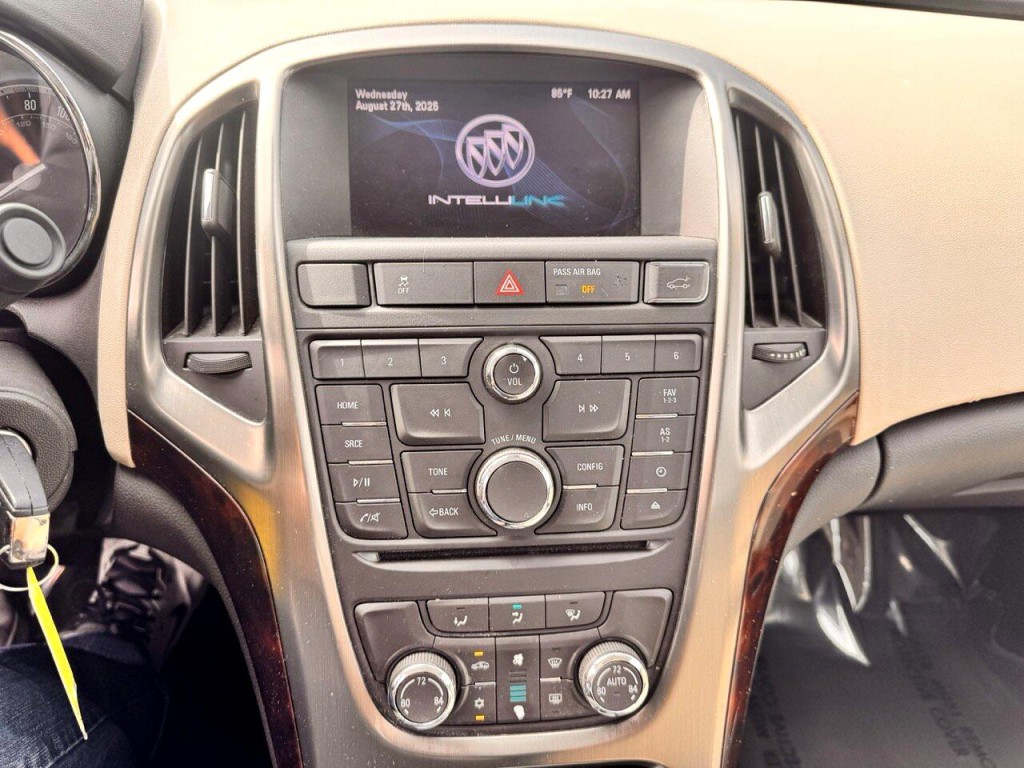 2014 Buick Verano Image 16