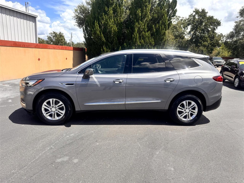 2018 Buick Enclave Image 2