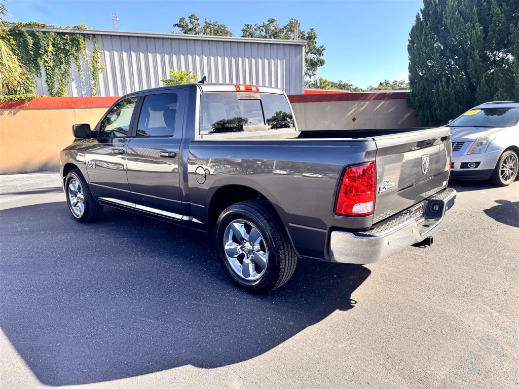 2016 RAM 1500 Image 3