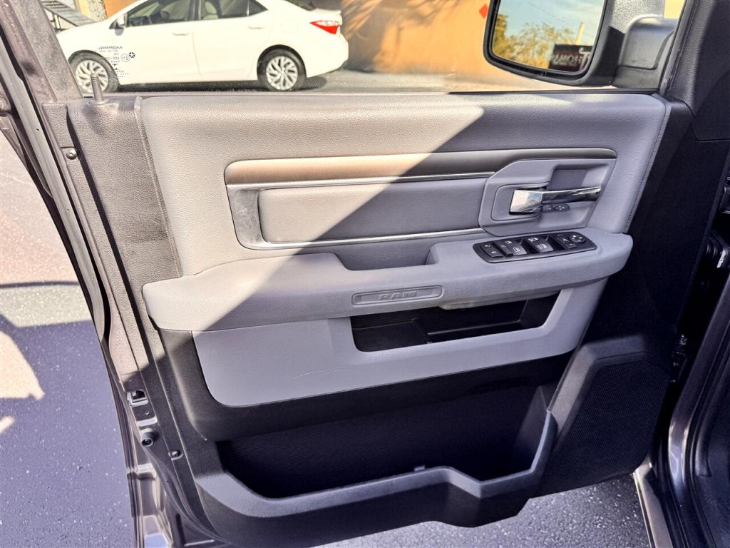 2016 RAM 1500 Image 19