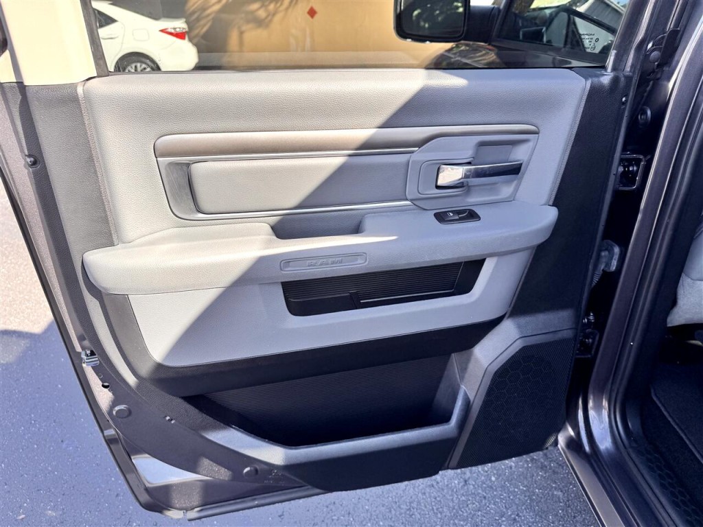 2016 RAM 1500 Image 22