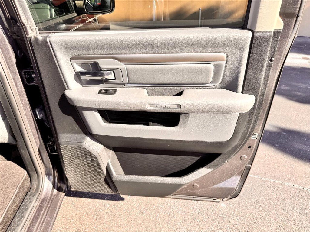 2016 RAM 1500 Image 24