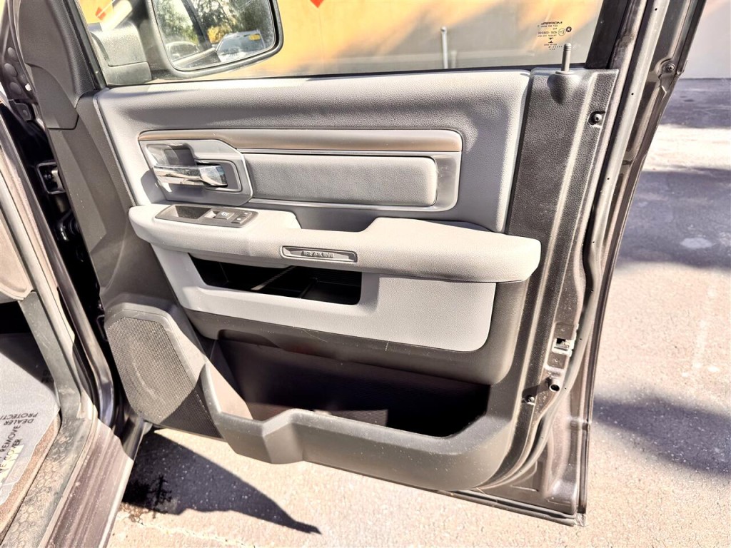 2016 RAM 1500 Image 26