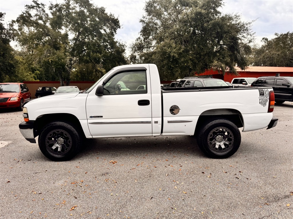2000 Chevrolet Silverado 1500 Image 2