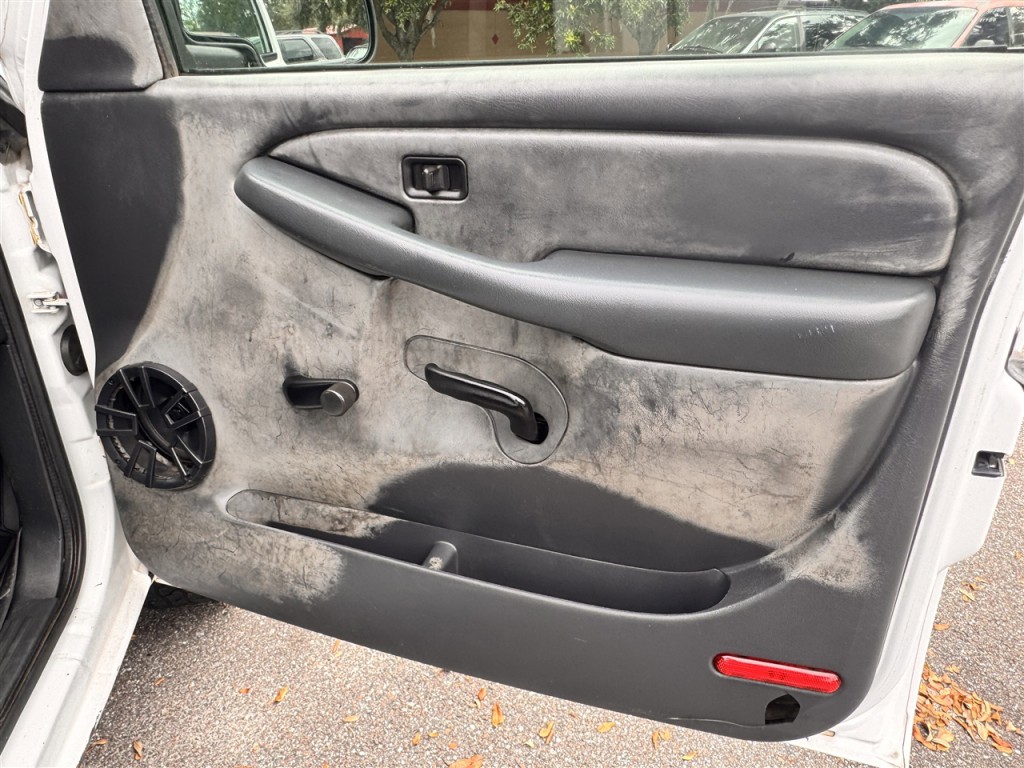 2000 Chevrolet Silverado 1500 Image 16