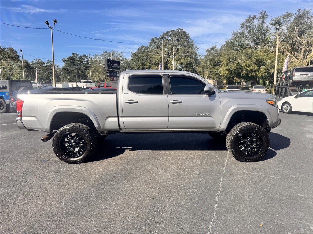 2017 Toyota Tacoma Image 6