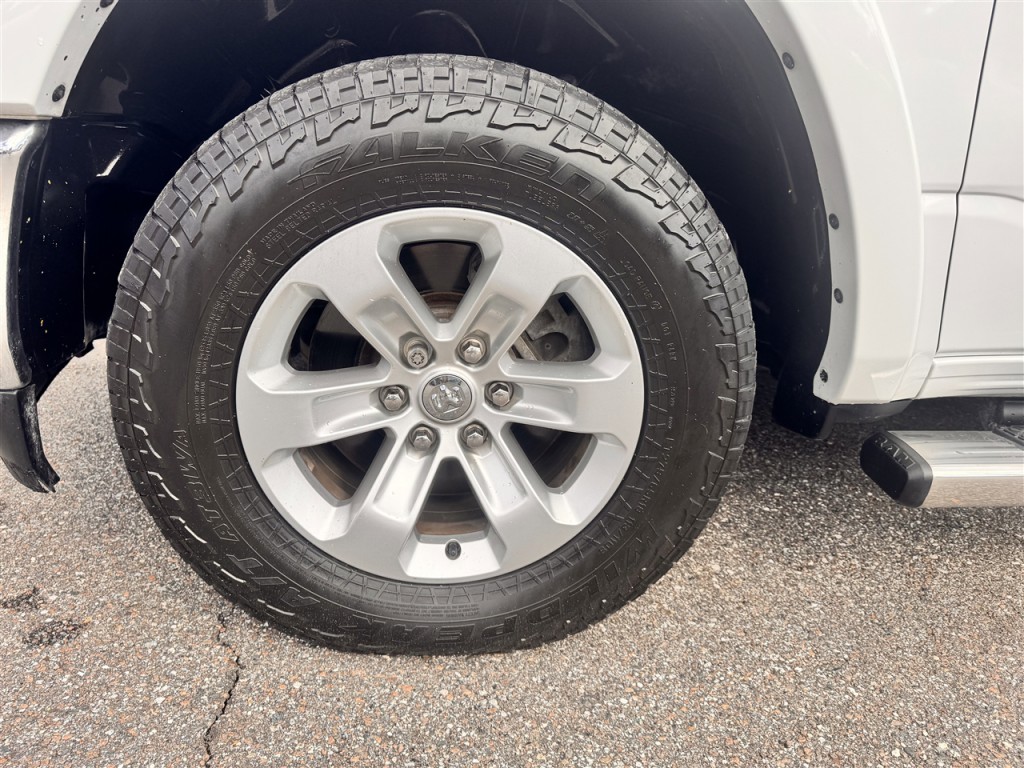 2019 RAM 1500 Image 9