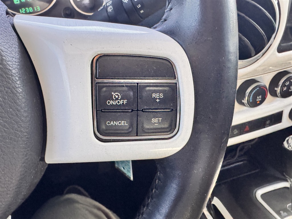 2013 Jeep Wrangler Image 13