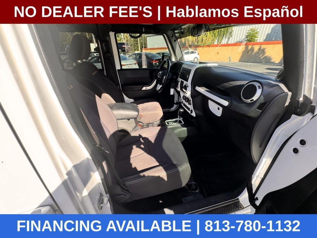 2013 Jeep Wrangler Image 24