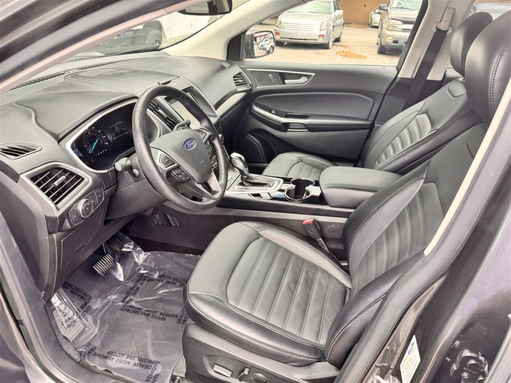 2018 Ford Edge Image 18