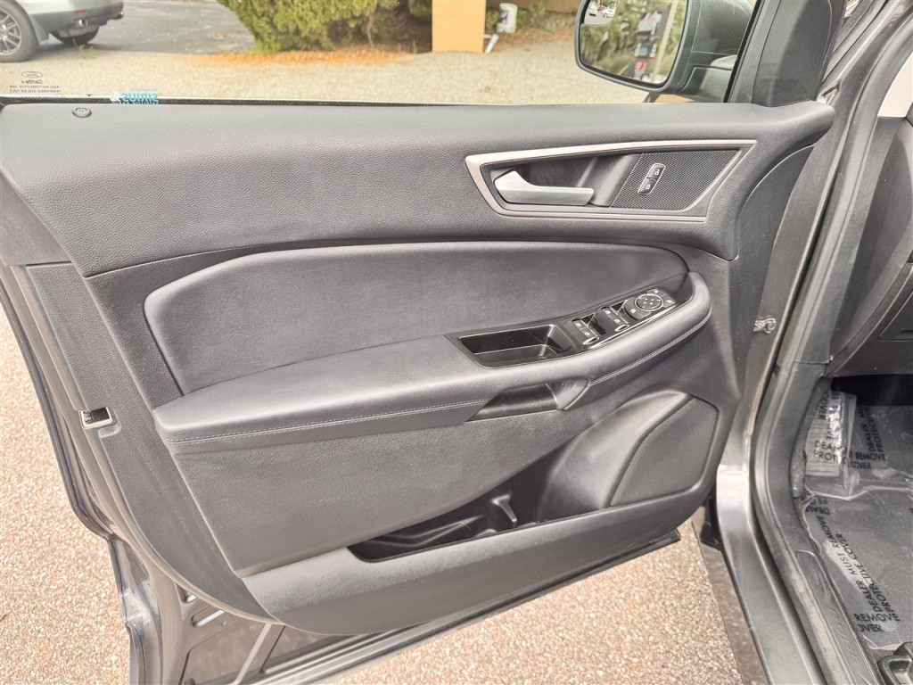 2018 Ford Edge Image 19