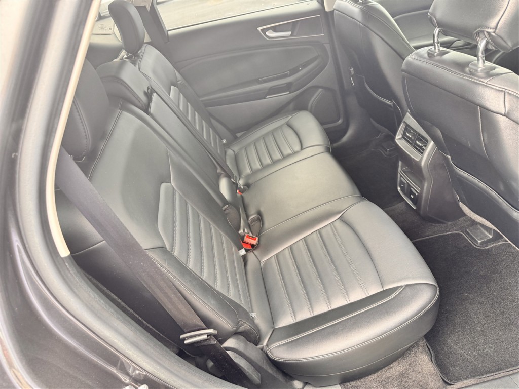 2018 Ford Edge Image 23