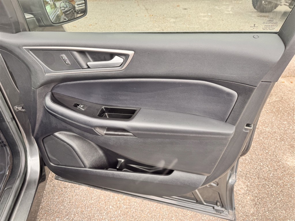 2018 Ford Edge Image 26