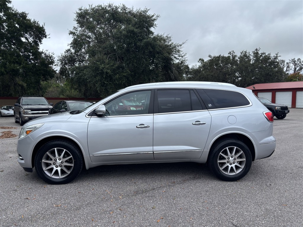 2017 Buick Enclave Image 2