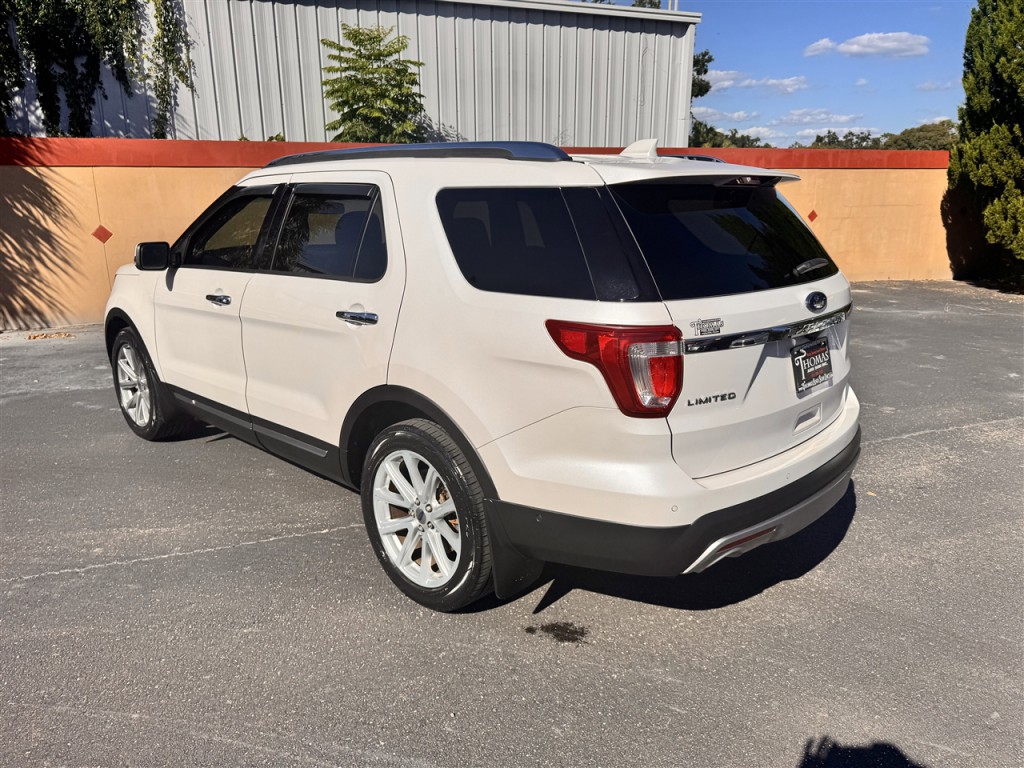 2017 Ford Explorer Image 3