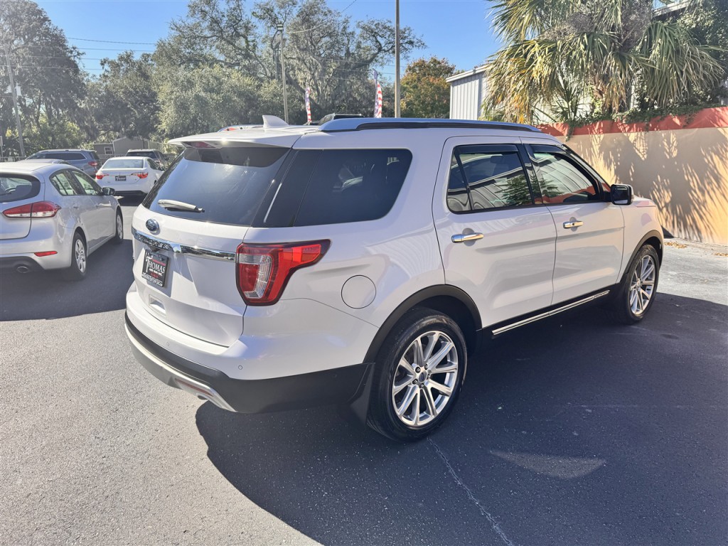 2017 Ford Explorer Image 5