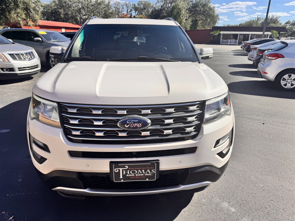 2017 Ford Explorer Image 8