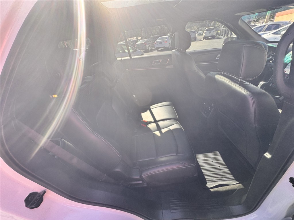 2017 Ford Explorer Image 24