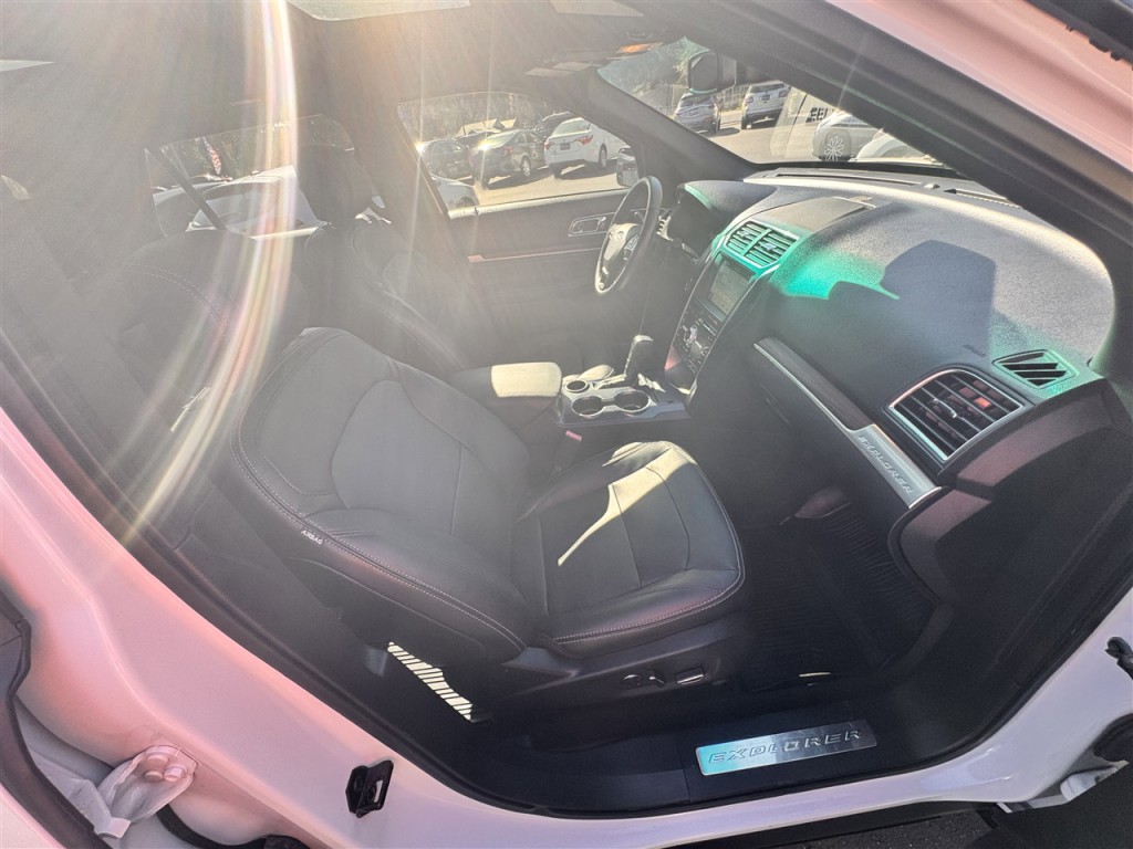 2017 Ford Explorer Image 26