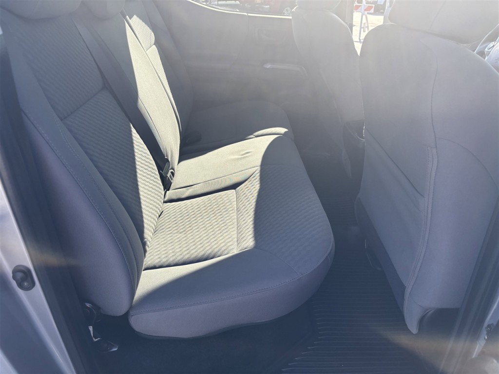 2020 Toyota Tacoma Image 18