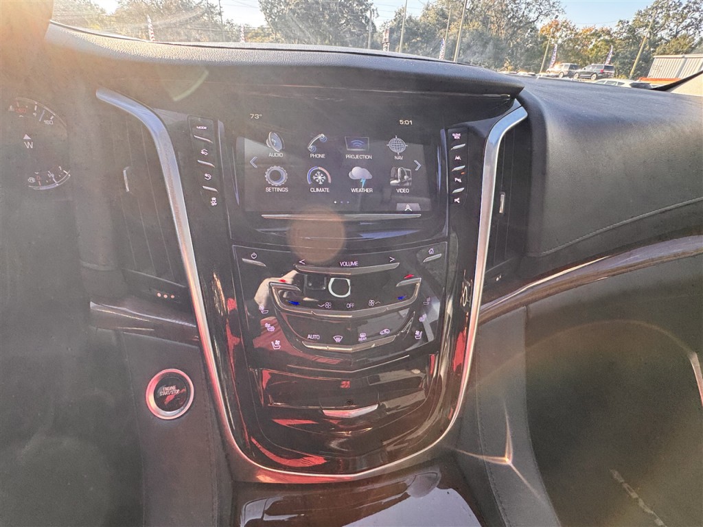 2018 Cadillac Escalade Image 16