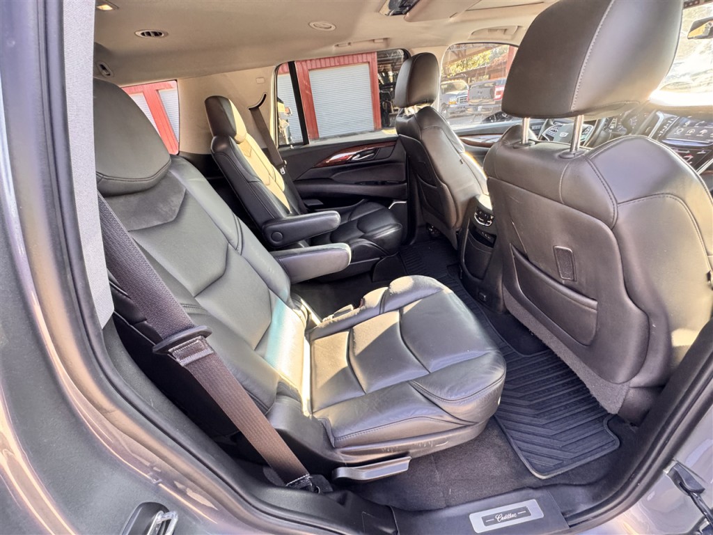 2018 Cadillac Escalade Image 24