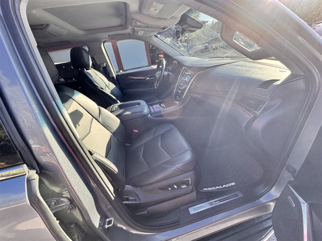 2018 Cadillac Escalade Image 26