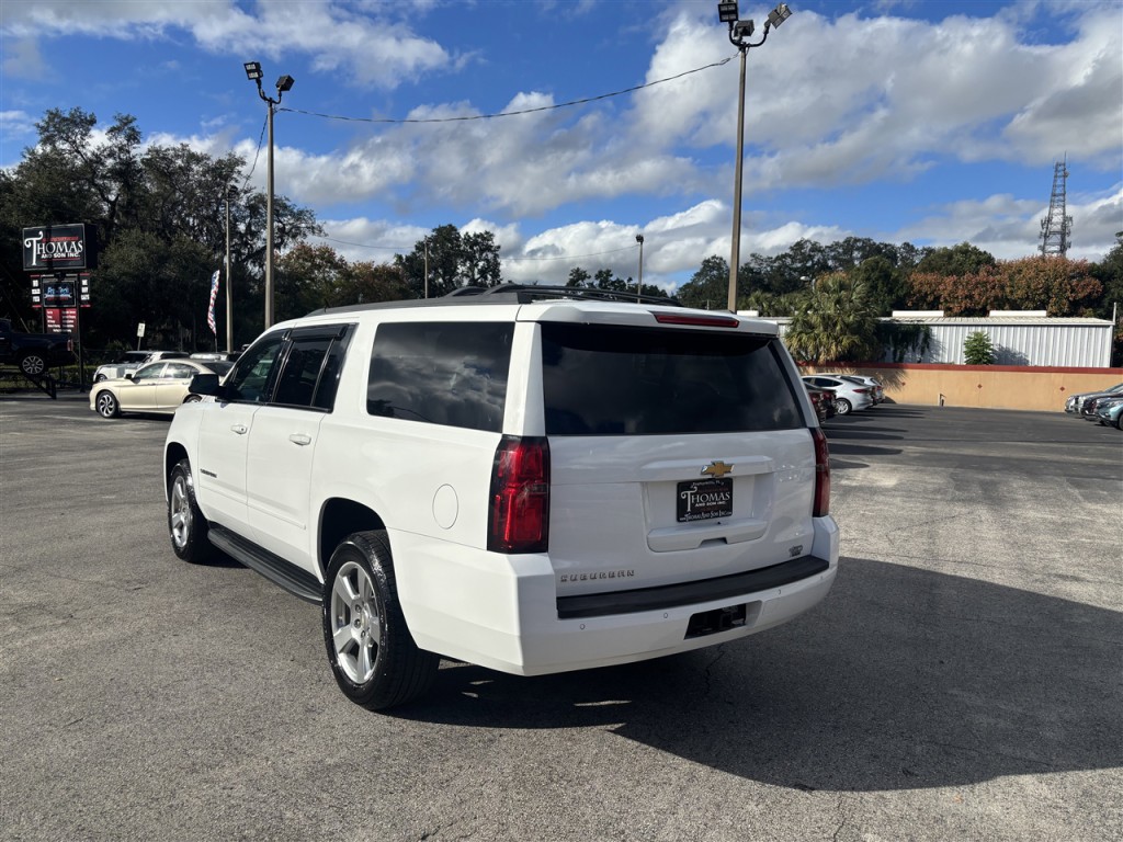 2019 Chevrolet Suburban Image 3