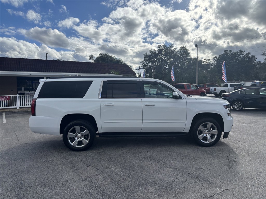 2019 Chevrolet Suburban Image 6