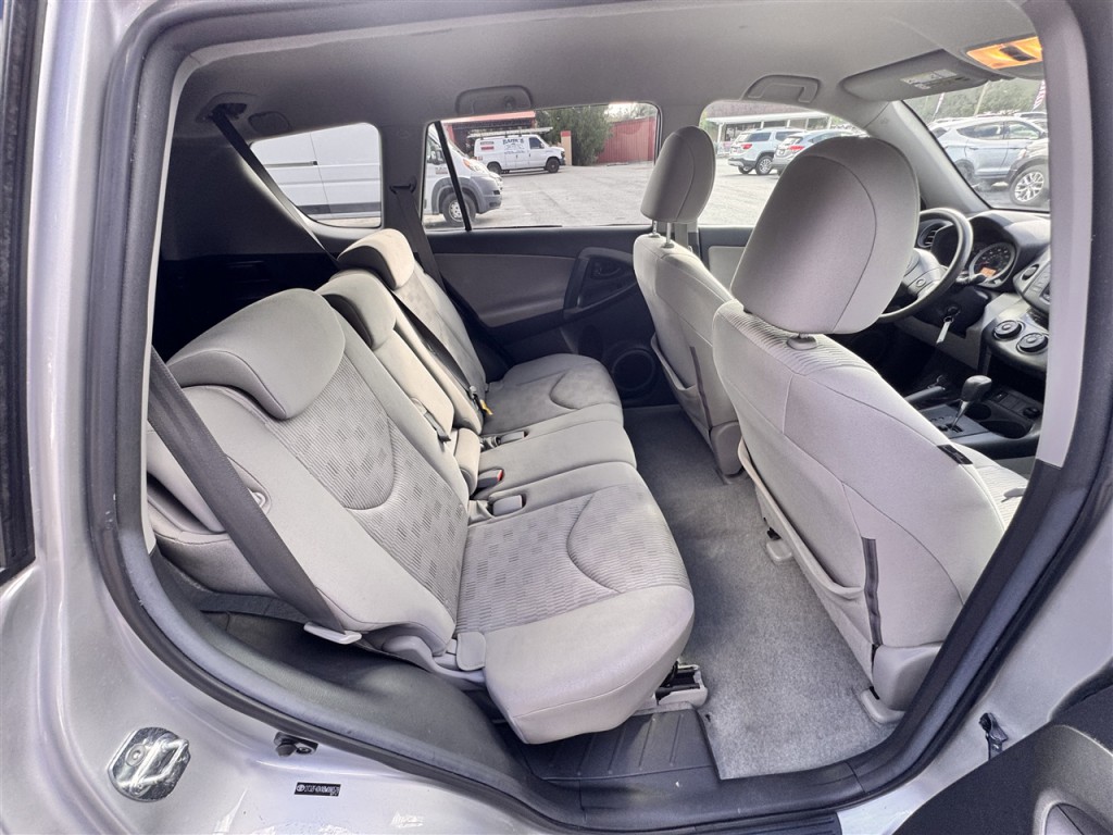 2011 Toyota Rav4 Image 21