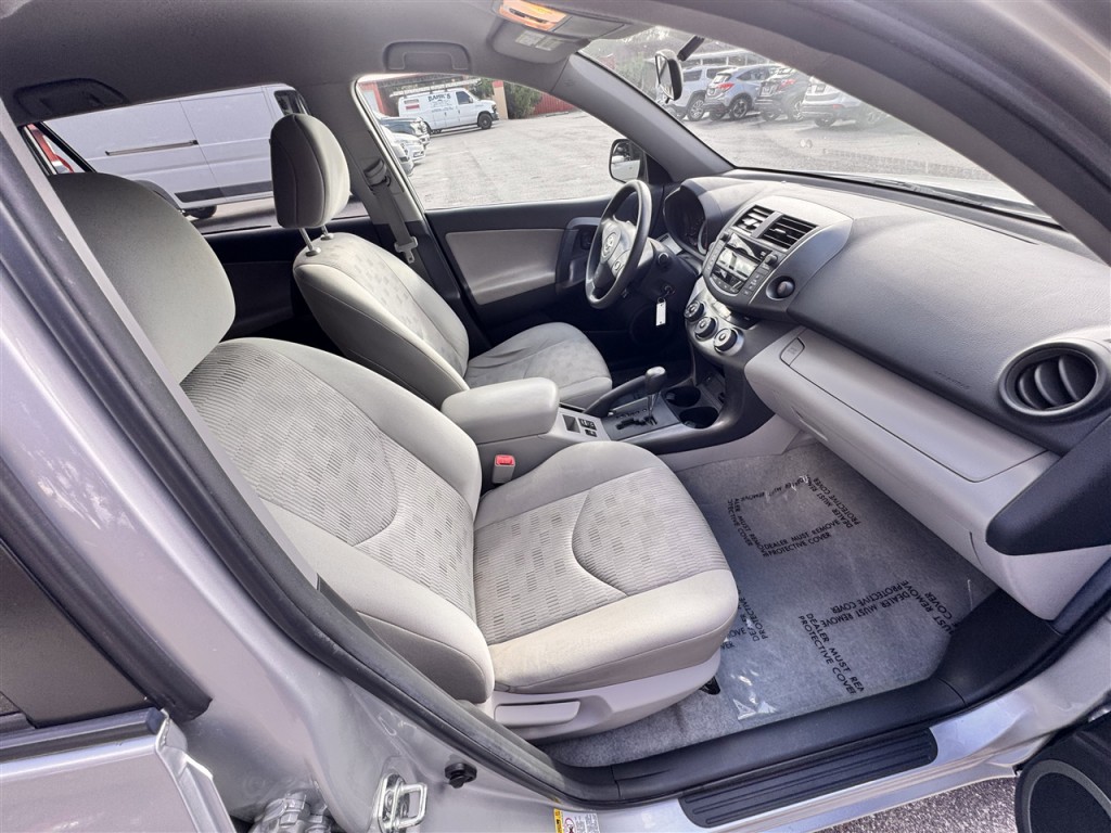 2011 Toyota Rav4 Image 22