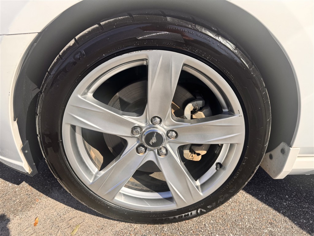 2013 Ford Mustang Image 10