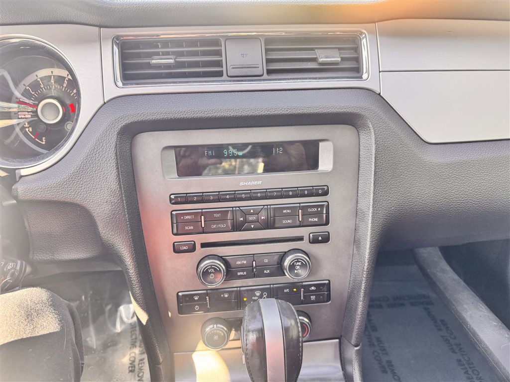 2013 Ford Mustang Image 17