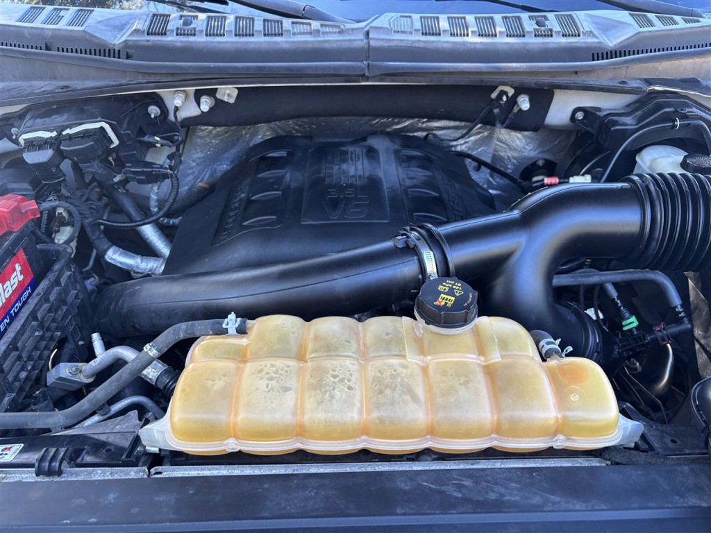 2015 Ford F-150 Image 9