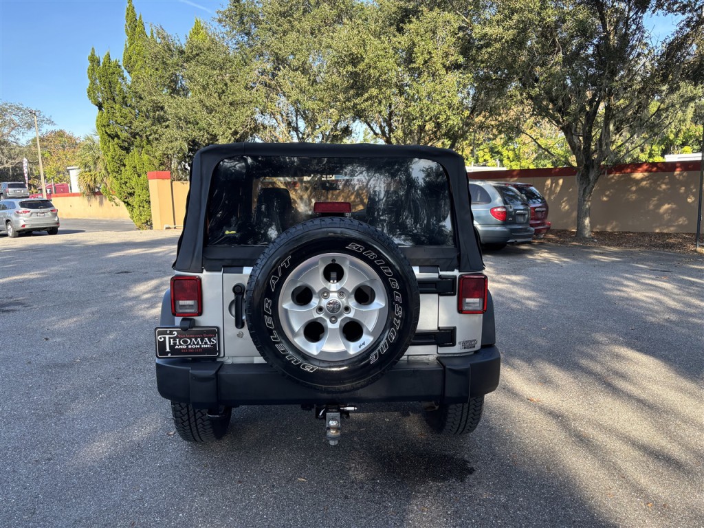 2012 Jeep Wrangler Image 3