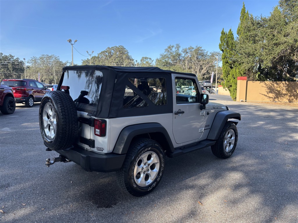 2012 Jeep Wrangler Image 4