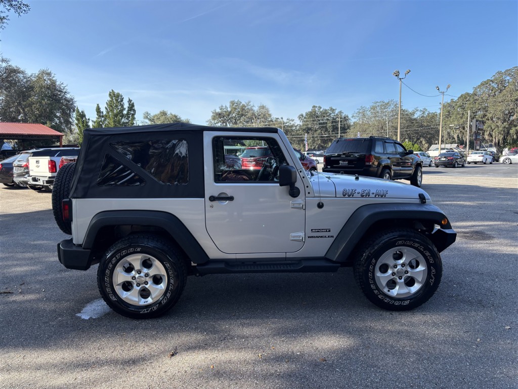 2012 Jeep Wrangler Image 5