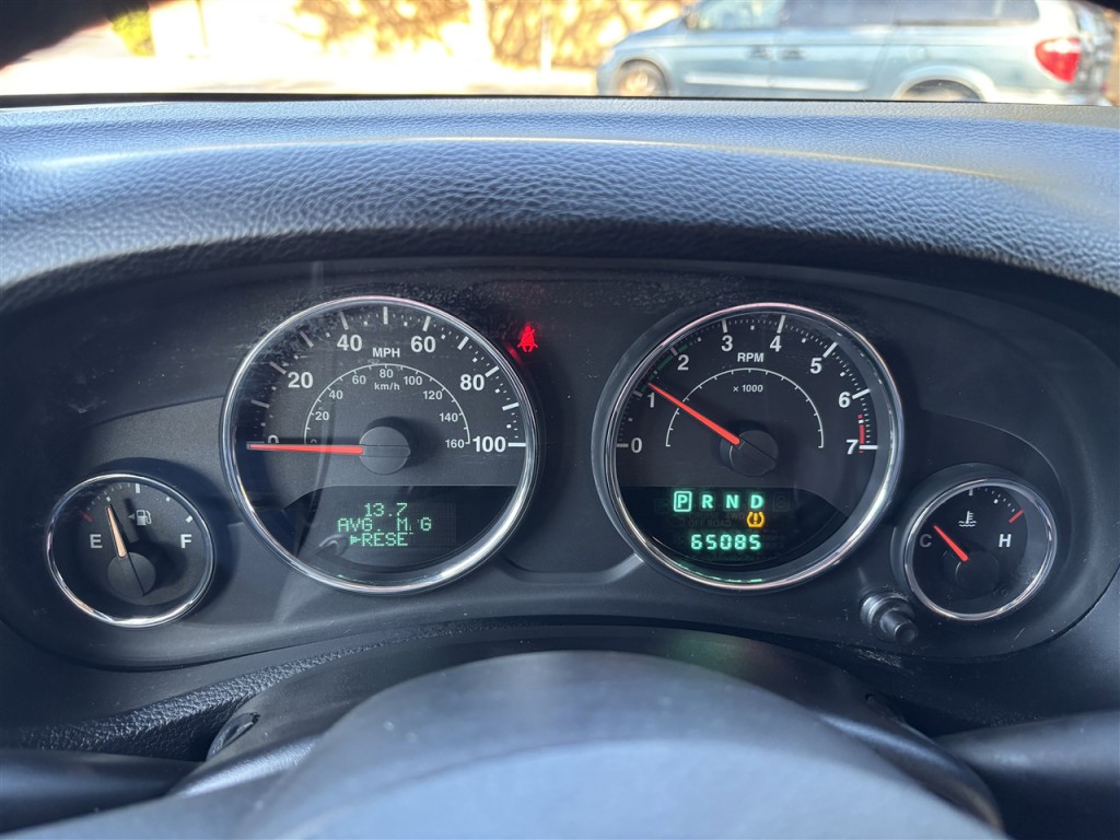 2012 Jeep Wrangler Image 11