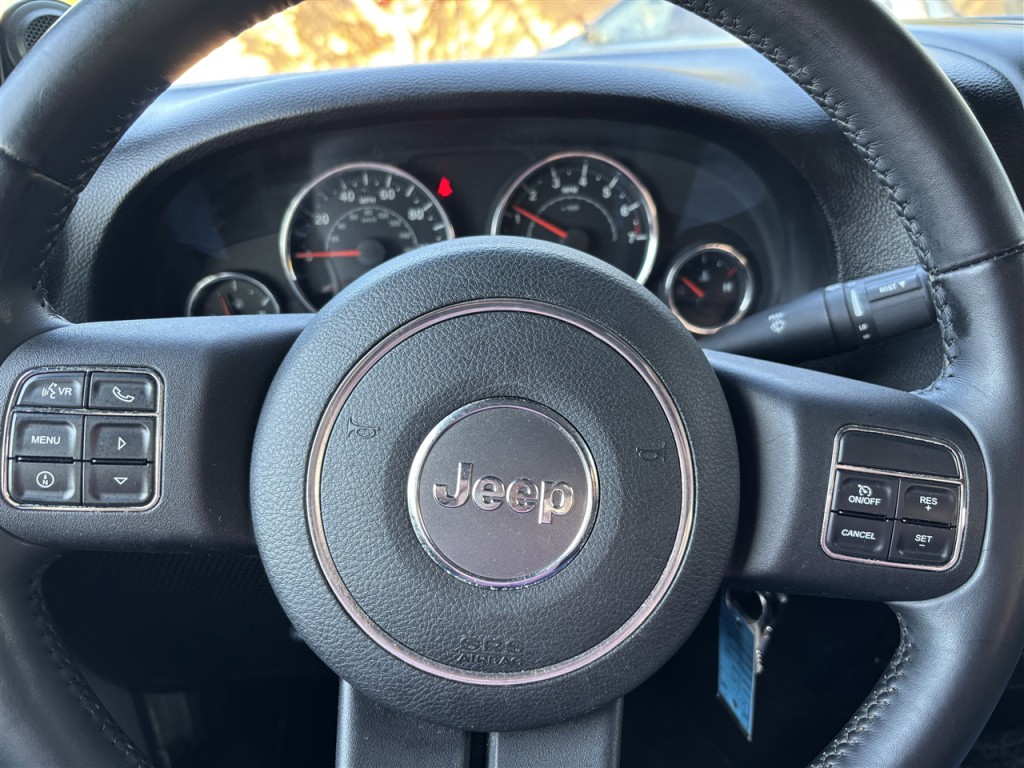 2012 Jeep Wrangler Image 12