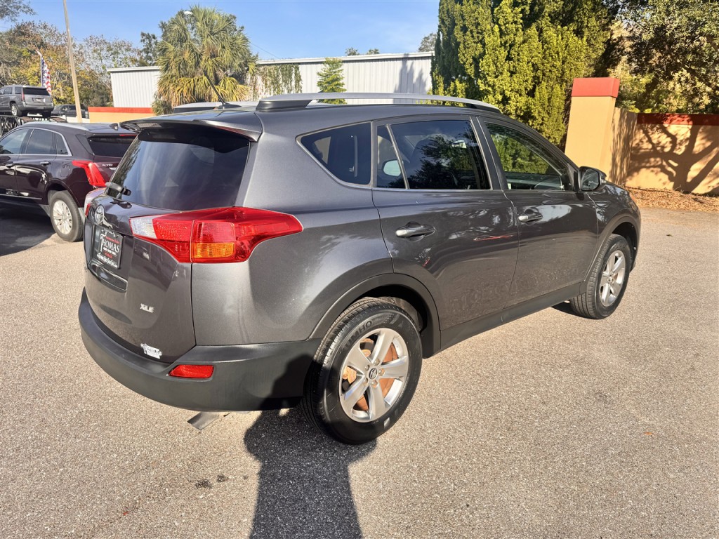2015 Toyota Rav4 Image 5