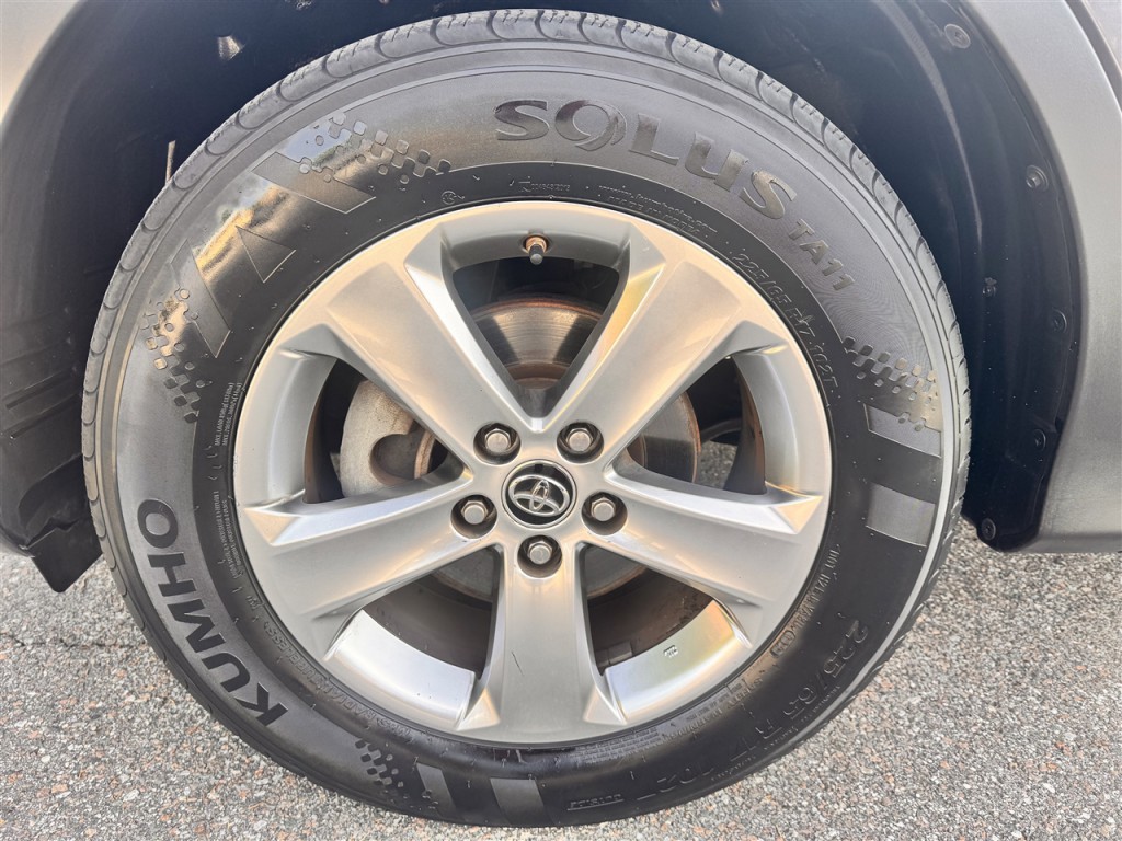 2015 Toyota Rav4 Image 9