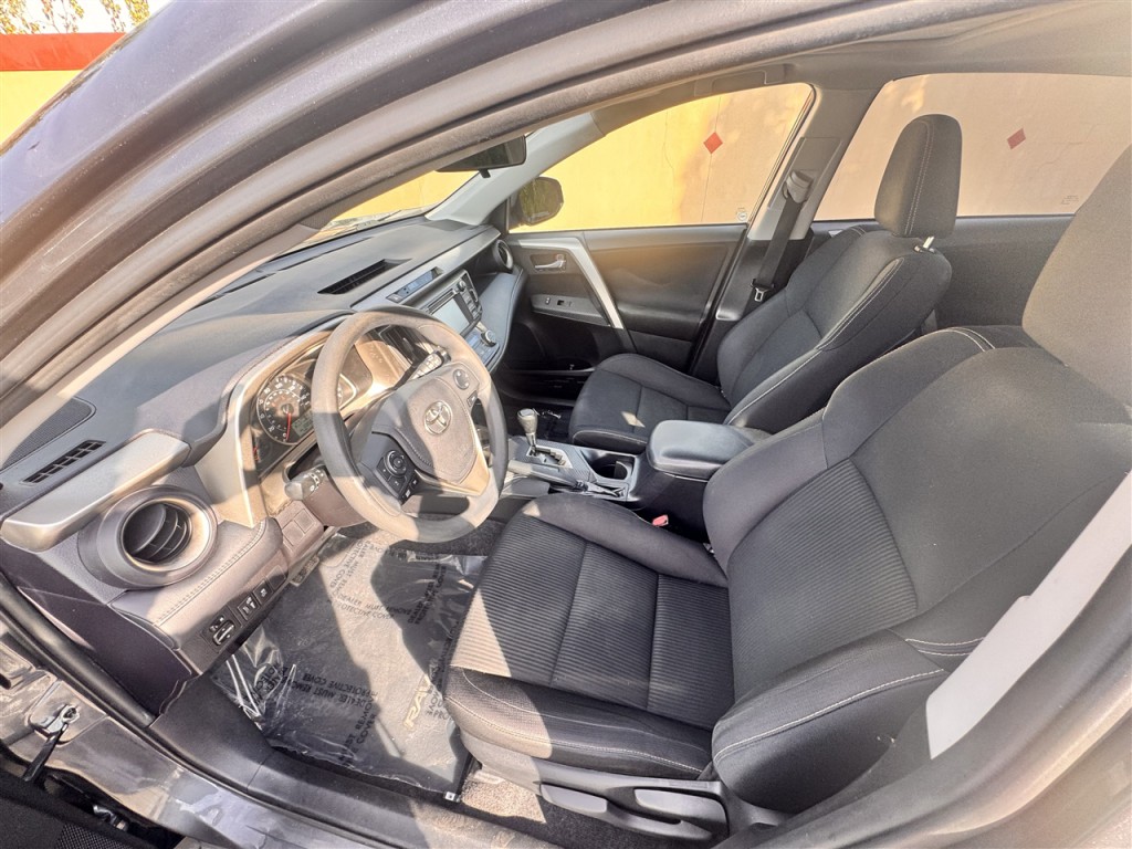 2015 Toyota Rav4 Image 17