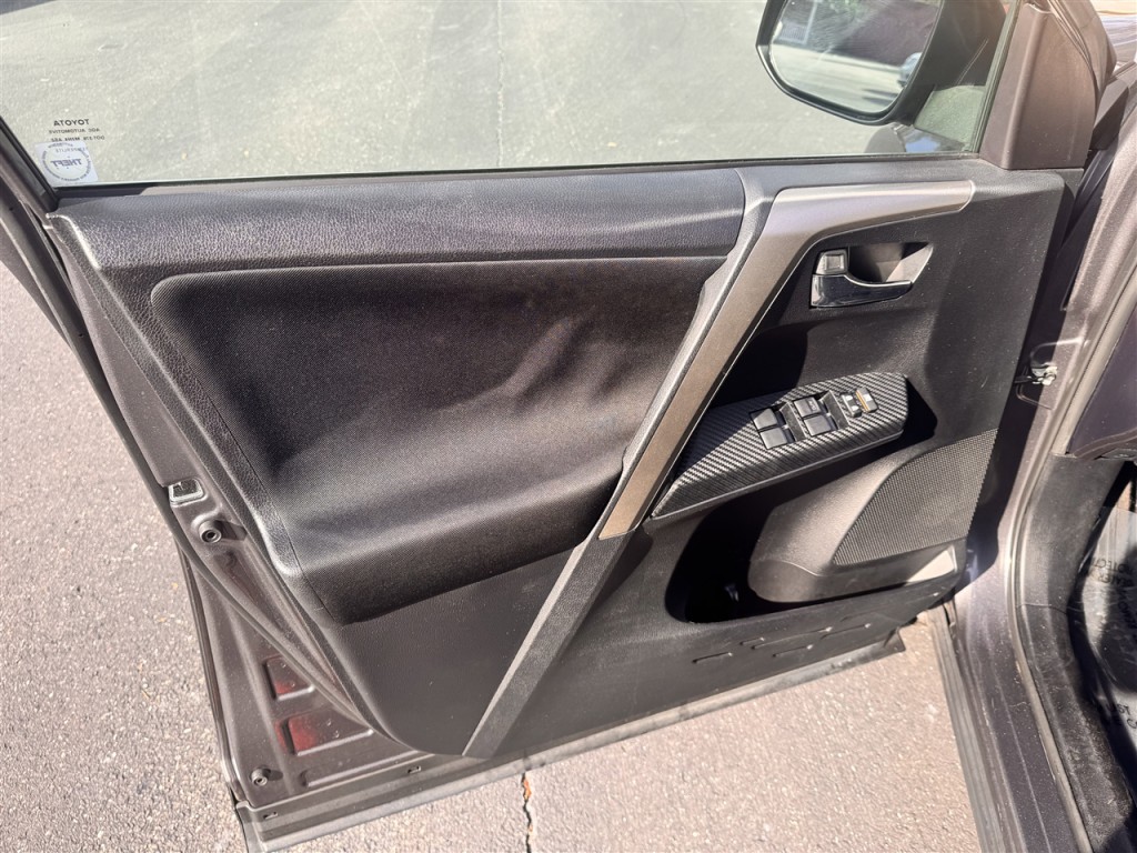 2015 Toyota Rav4 Image 18