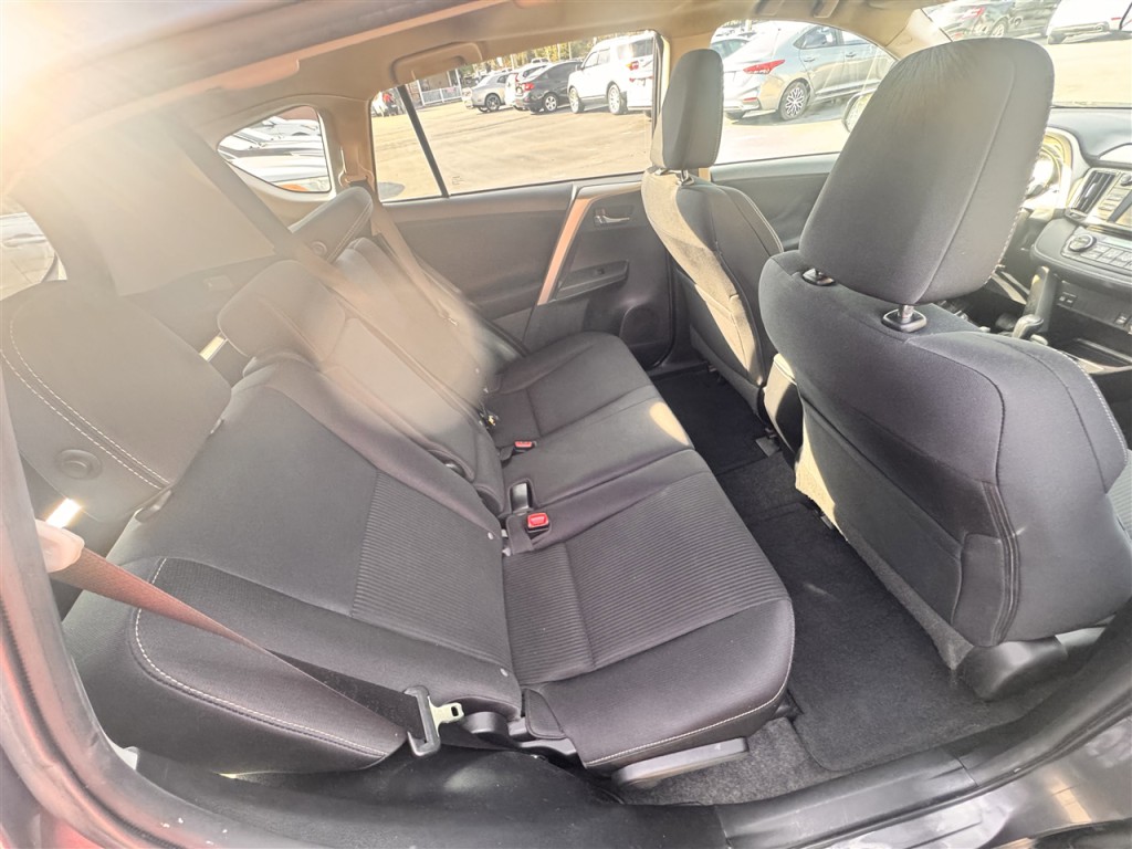 2015 Toyota Rav4 Image 22