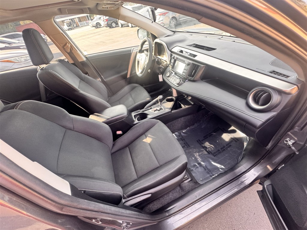 2015 Toyota Rav4 Image 24