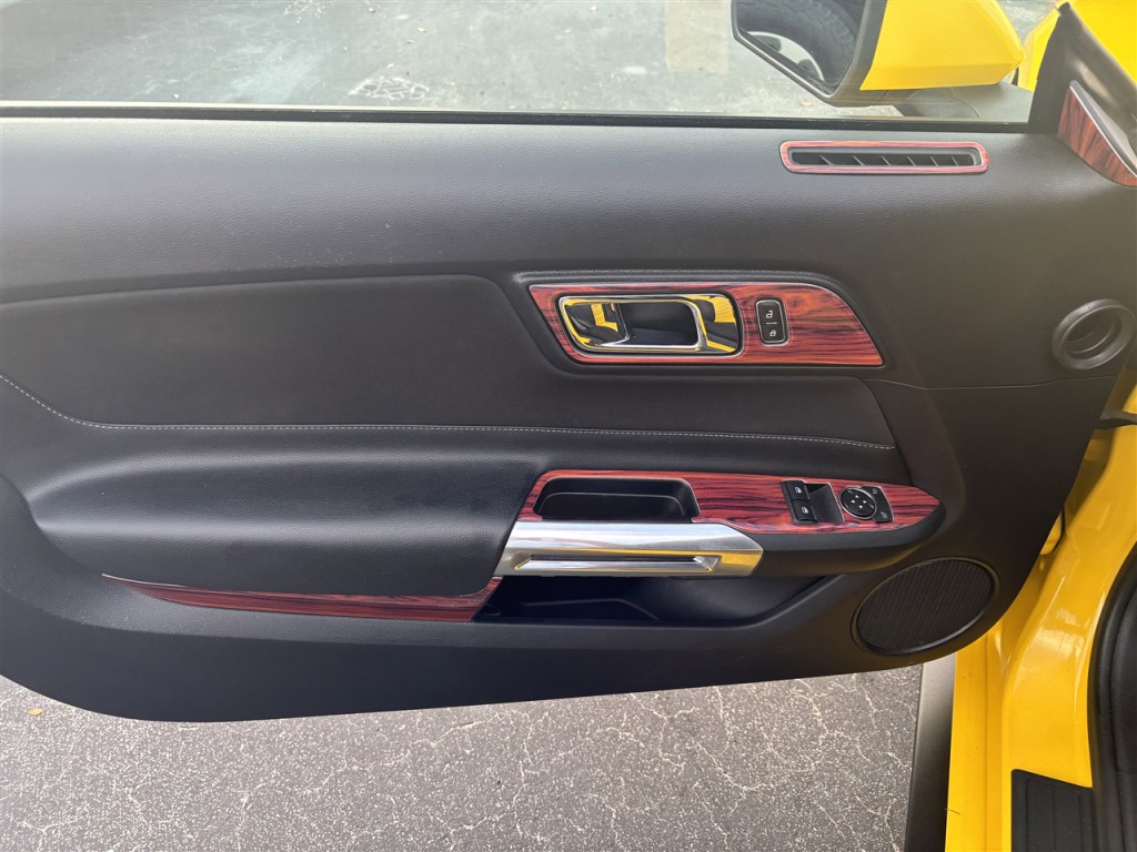 2015 Ford Mustang Image 11