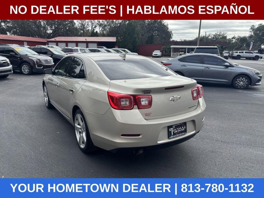 2015 Chevrolet Malibu Image 2