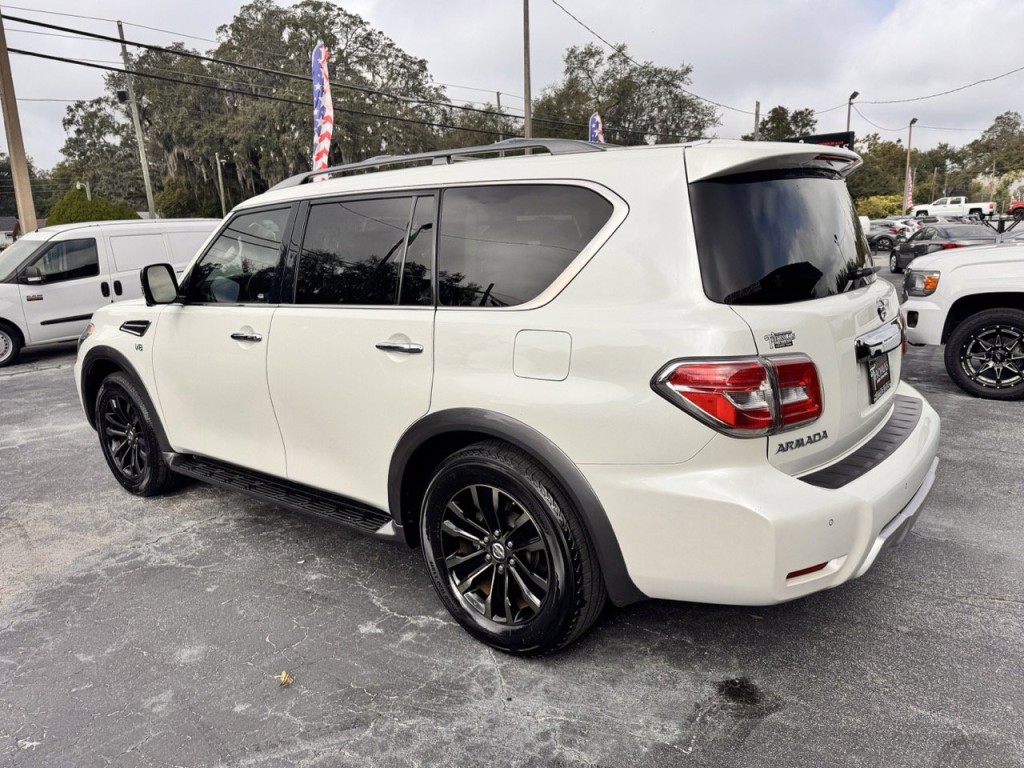 2018 Nissan Armada Image 3